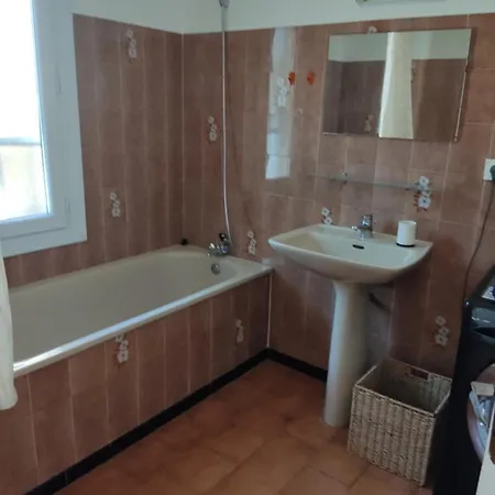 Maison De Village Feriehus